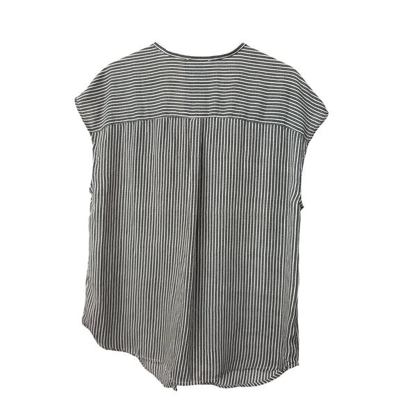 Max Studio White Black Stripe Sleeveless Top Button Front V Neck Size XL EUC - Picture 3 of 4